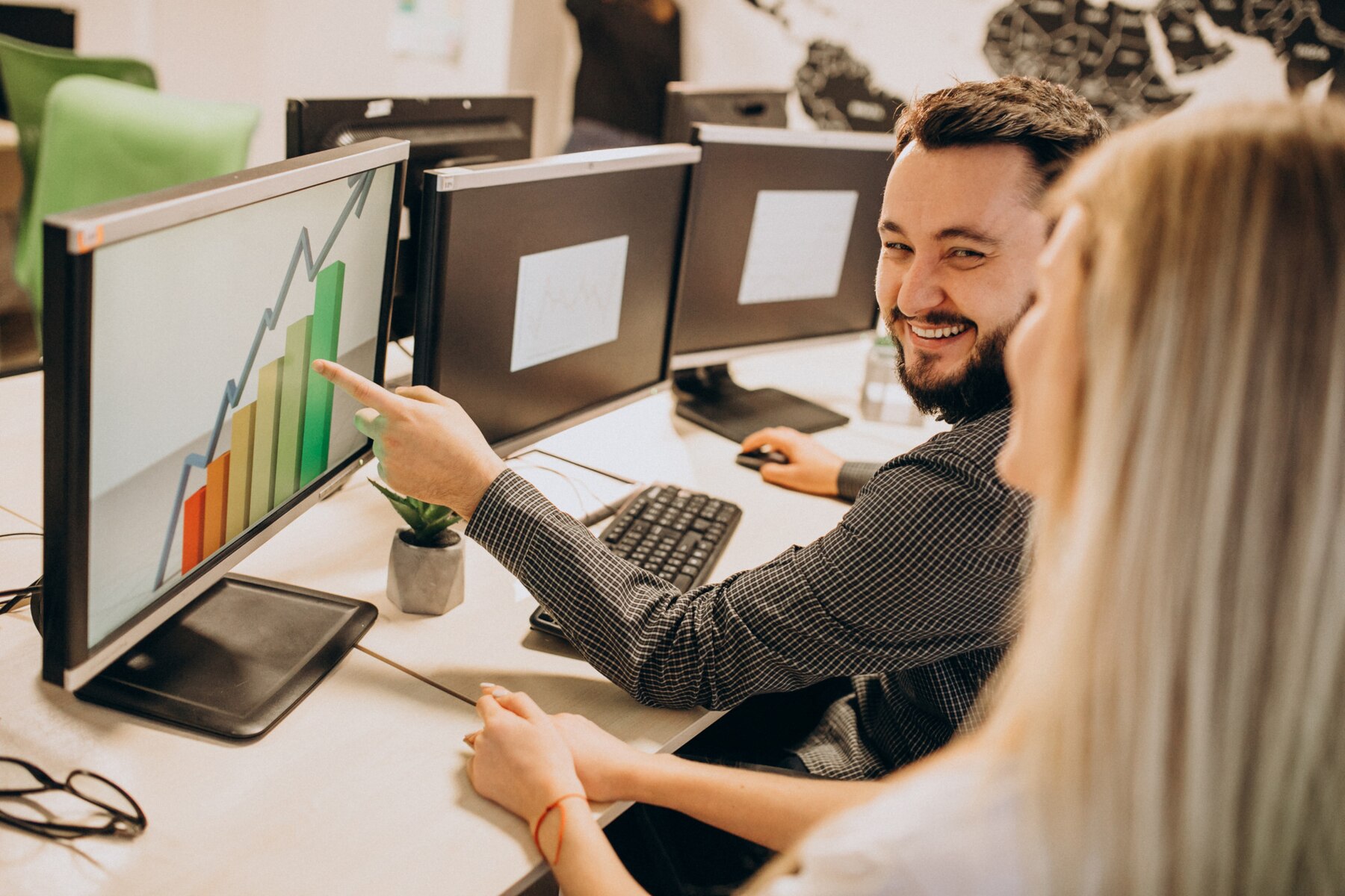 5 puntos claves que no pueden faltar en una encuesta de clima laboral